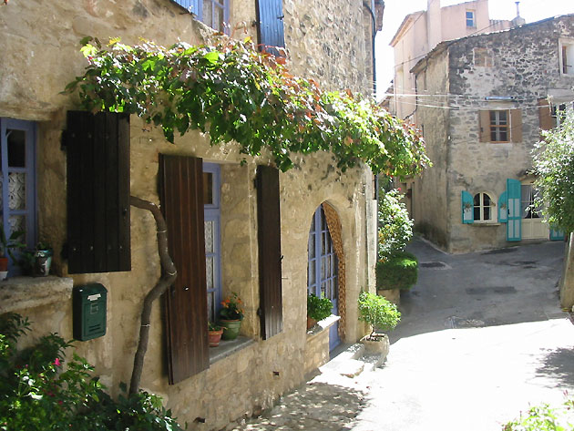 photo Cucuron provence