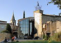 Un peu de modernit� au village de Grillon