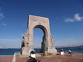 Arche en bord de mer � Marseille