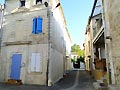 Ruelle du village de Vallabr�gues