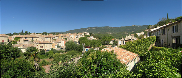 village de cabrières d'aigues