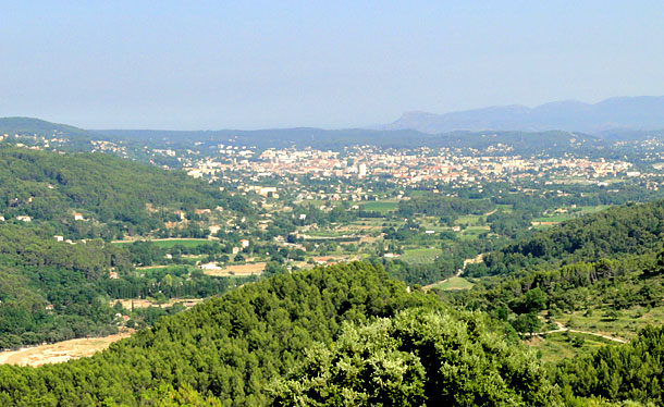 village de draguignan