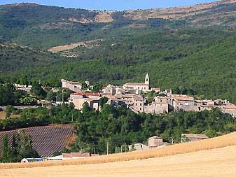 saint auban sur ouveze, drôme, provence, vilages provençaux