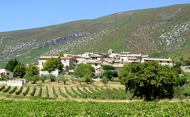 village de Villeperdrix