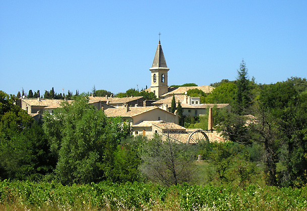 village de Saint-PantalÃ©on-les-Vignes