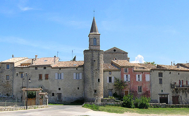 village of taulignan in drôme provençale